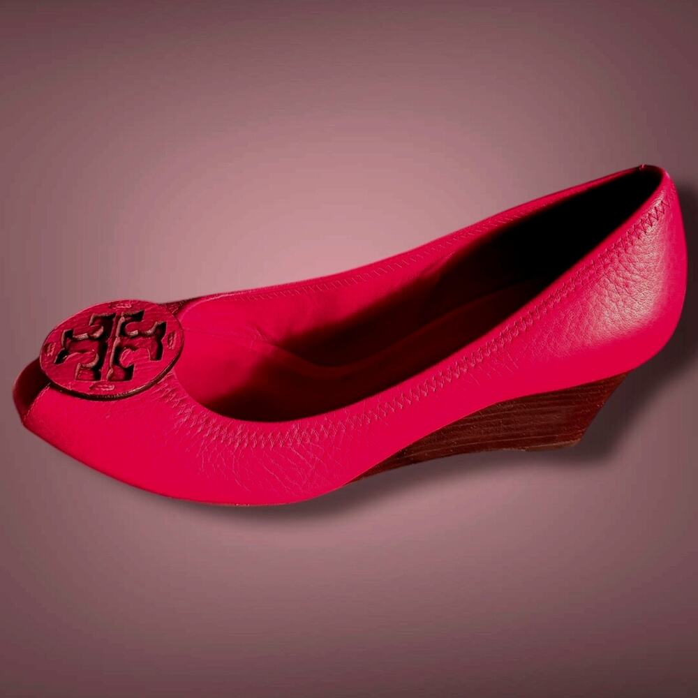 Size 8 TORY BURCH Sally Peep Toe Pink Tumbled Leather Wedge Leather Logo Detail - Picture 6 of 13